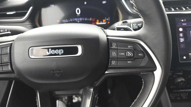 Photo of 2021 Baltic Gray Metallic Clearcoat Jeep Grand Cherokee L