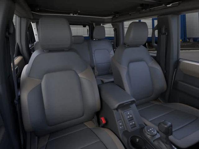 Photo of 2025 Oxford White Ford Bronco