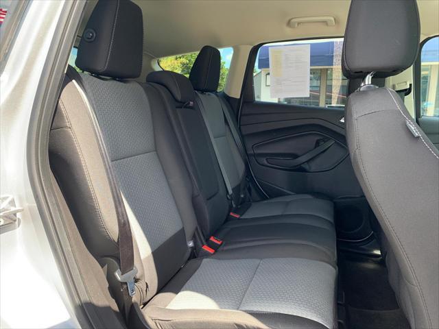 Photo of 2017 Ingot Silver Metallic Ford Escape