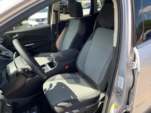 Photo of 2017 Ingot Silver Metallic Ford Escape