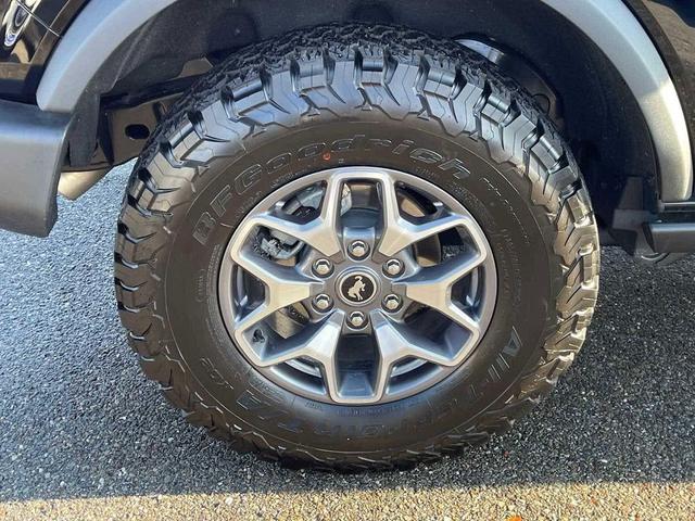 Photo of 2024 Shadow Black Ford Bronco