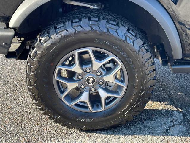 Photo of 2024 Shadow Black Ford Bronco