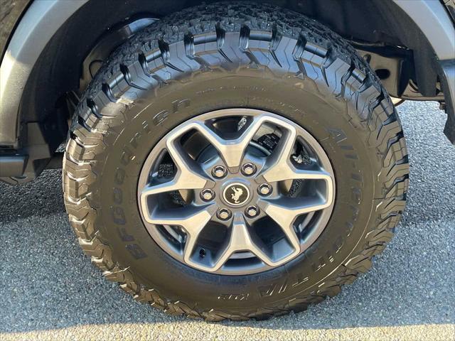 Photo of 2024 Shadow Black Ford Bronco