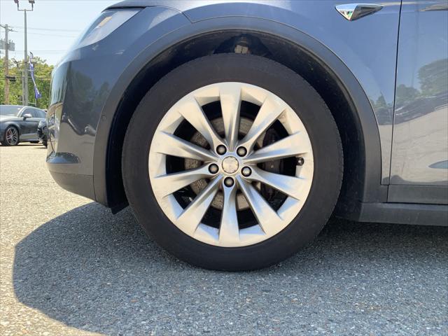 Photo of 2017 GREY Tesla Model X