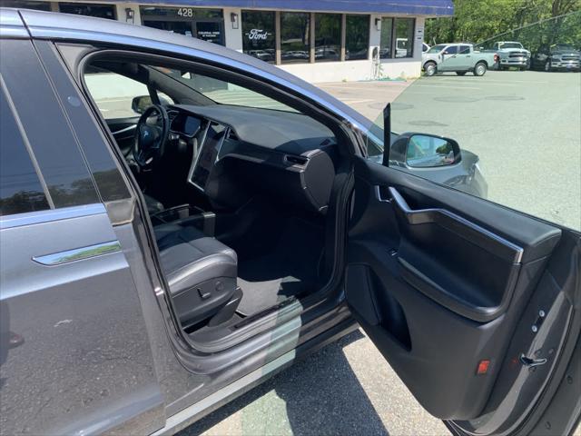 Photo of 2017 GREY Tesla Model X
