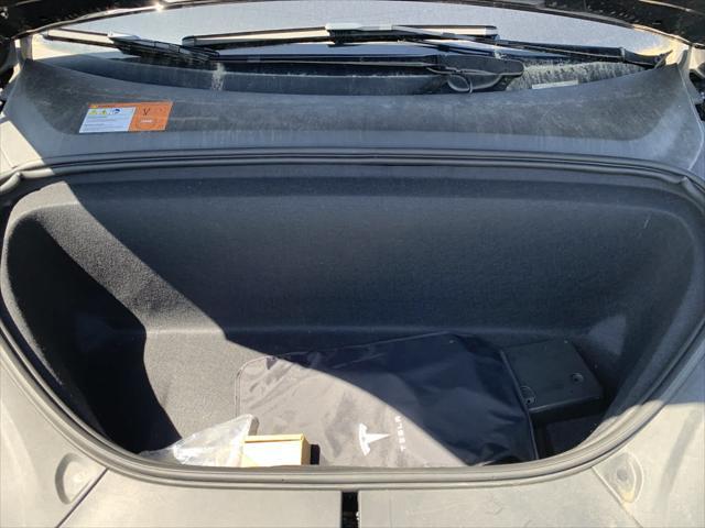 Photo of 2017 GREY Tesla Model X