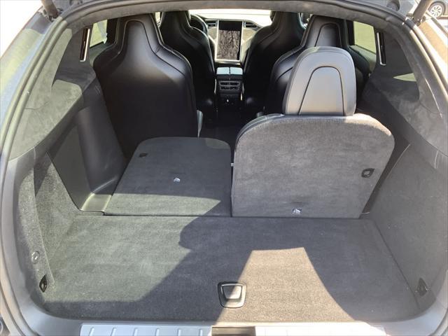 Photo of 2017 GREY Tesla Model X