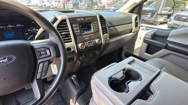 Photo of 2019 Oxford White Ford F-350