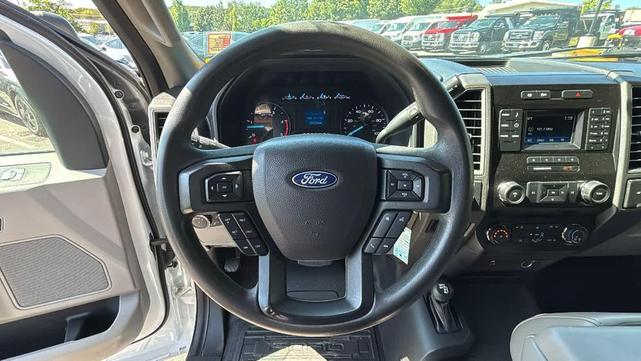 Photo of 2019 Oxford White Ford F-350