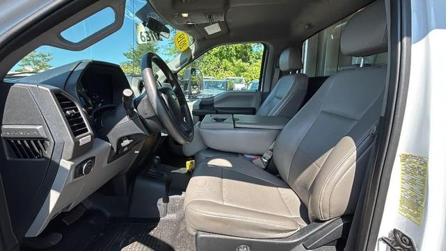 Photo of 2019 Oxford White Ford F-350