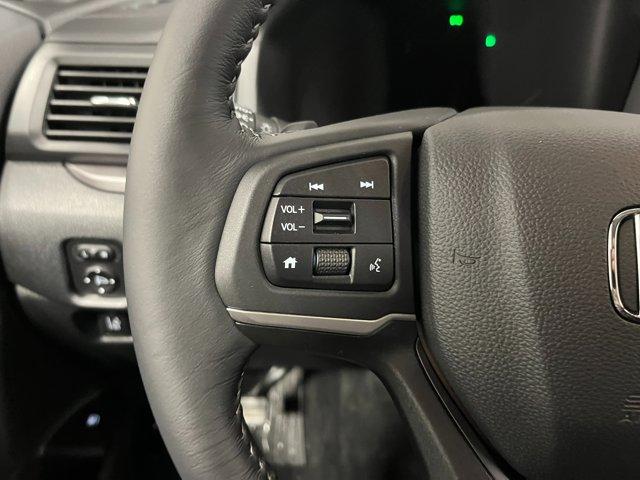 Photo of 2025 Platinum White Pearl Honda Ridgeline