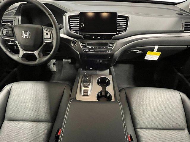 Photo of 2025 Platinum White Pearl Honda Ridgeline