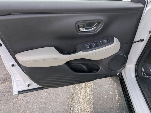 Photo of 2023 Platinum White Pearl Honda HR-V