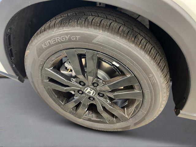 Photo of 2026 Platinum White Pearl Honda HR-V