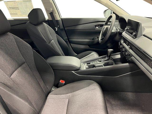 Photo of 2025 Platinum White Pearl Honda Accord
