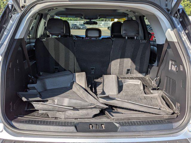 Photo of 2021 Iconic Silver Metallic Ford Explorer