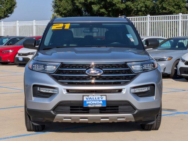 Photo of 2021 Iconic Silver Metallic Ford Explorer