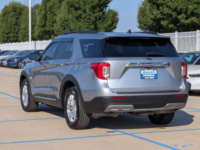Photo of 2021 Iconic Silver Metallic Ford Explorer