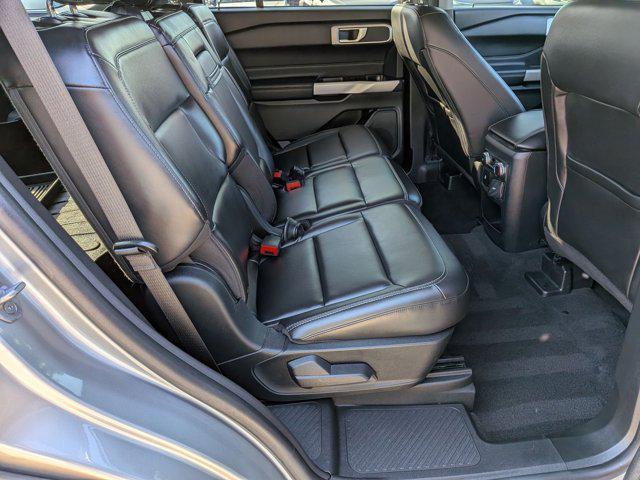 Photo of 2021 Iconic Silver Metallic Ford Explorer