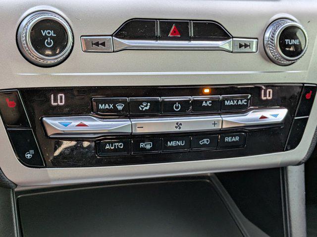 Photo of 2021 Iconic Silver Metallic Ford Explorer