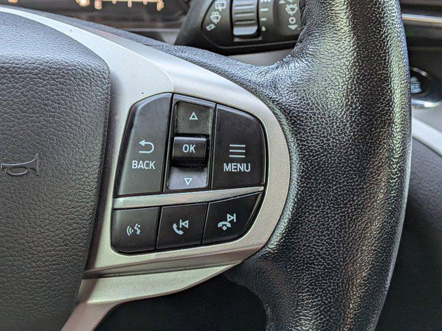 Photo of 2021 Iconic Silver Metallic Ford Explorer
