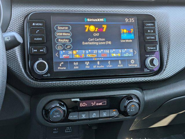 Photo of 2022 Gun Metallic Nissan Kicks