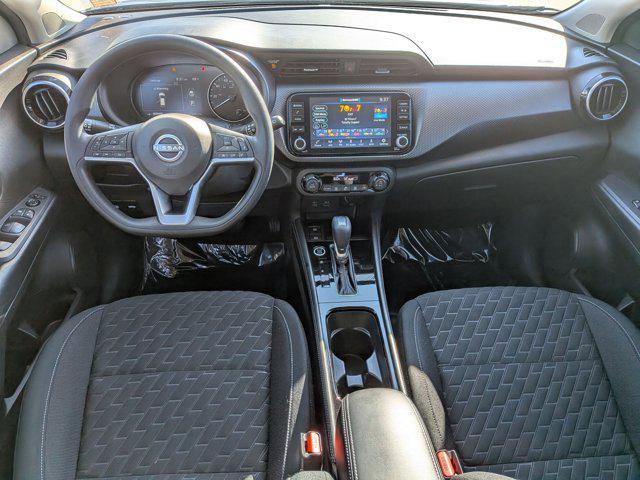 Photo of 2022 Gun Metallic Nissan Kicks