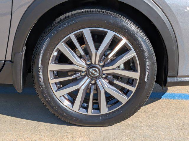 Photo of 2022 Gun Metallic Nissan Kicks