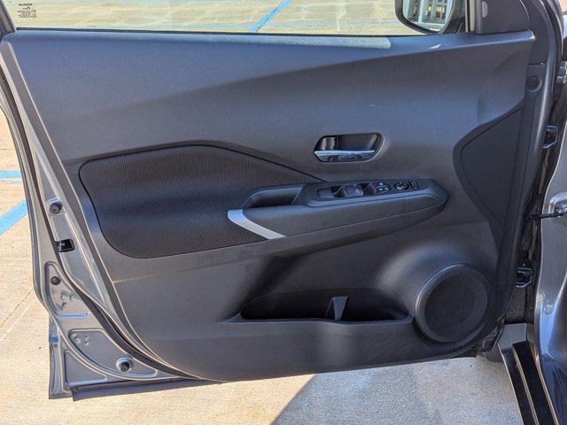 Photo of 2022 Gun Metallic Nissan Kicks