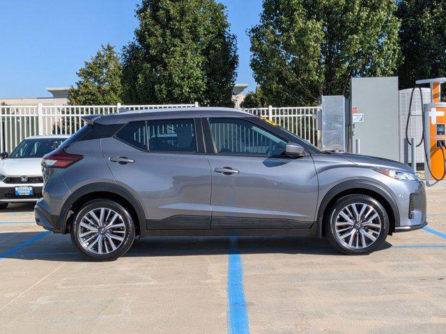 Photo of 2022 Gun Metallic Nissan Kicks