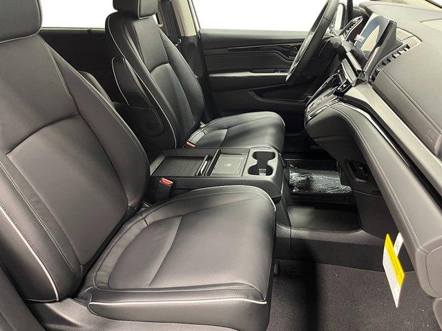 Photo of 2026 Crystal Black Pearl Honda Odyssey