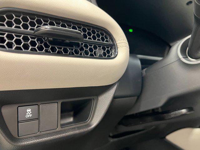 Photo of 2025 Platinum White Pearl Honda HR-V