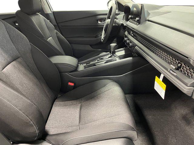 Photo of 2025 Platinum White Pearl Honda Accord