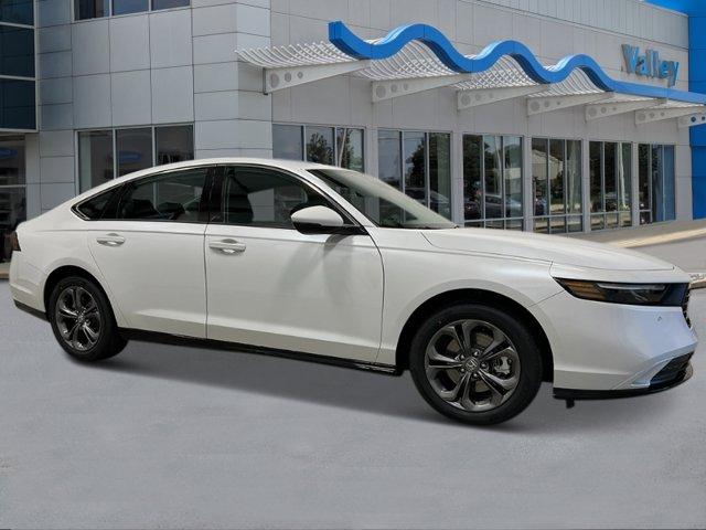 Photo of 2025 Platinum White Pearl Honda Accord Hybrid
