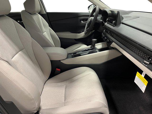 Photo of 2025 Platinum White Pearl Honda Accord