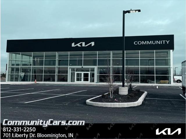 Photo of 2025 Glacial White Pearl Kia Sorento