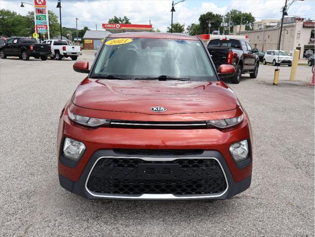 Photo of 2021 Mars Orange Kia Soul