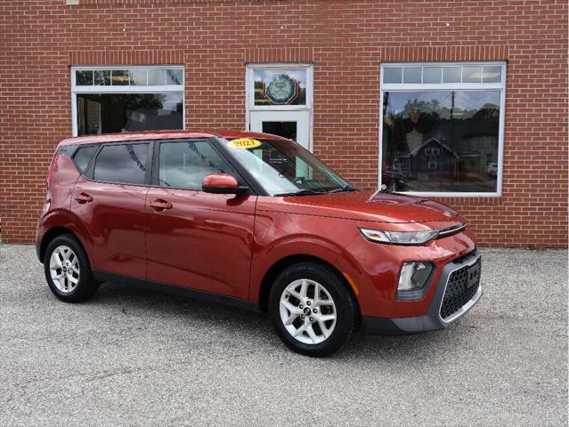 Photo of 2021 Mars Orange Kia Soul