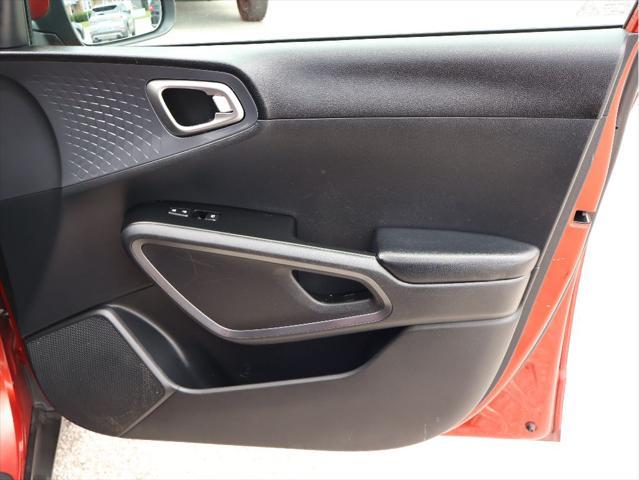 Photo of 2021 Mars Orange Kia Soul