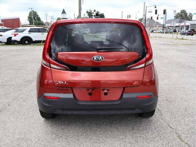 Photo of 2021 Mars Orange Kia Soul