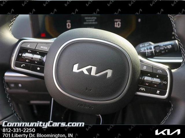 Photo of 2025 Ebony Black Kia Sorento