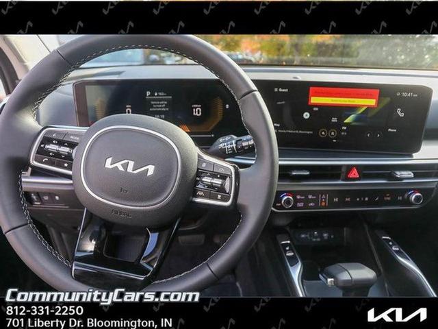 Photo of 2025 Ebony Black Kia Sorento