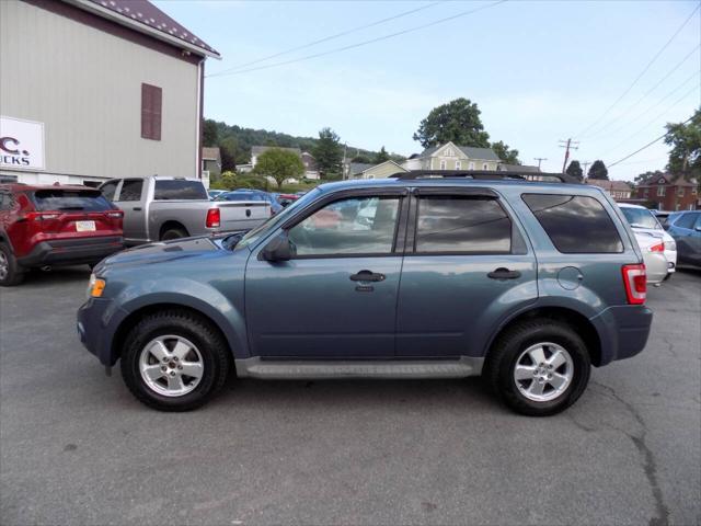 Photo of 2011 Blue Ford Escape
