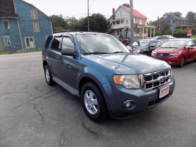 Photo of 2011 Blue Ford Escape