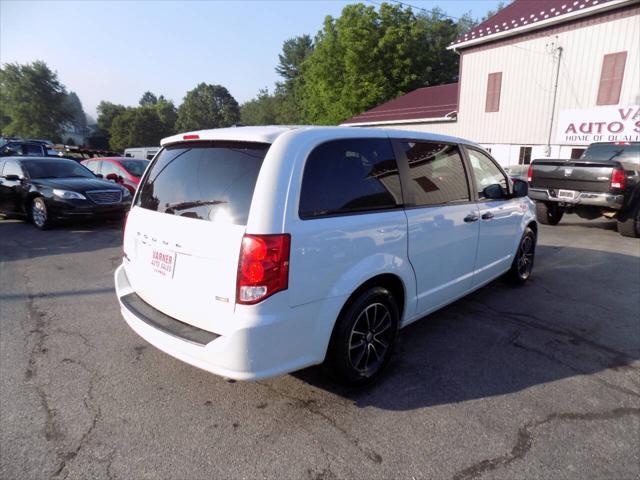 Photo of 2018 White Knuckle Clearcoat Dodge Grand Caravan