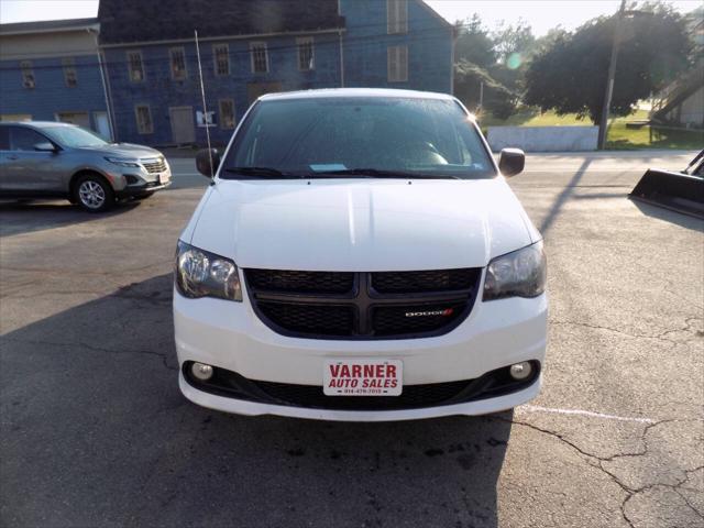 Photo of 2018 White Knuckle Clearcoat Dodge Grand Caravan