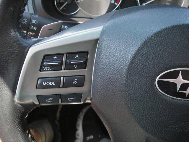 Photo of 2012 White Subaru Legacy