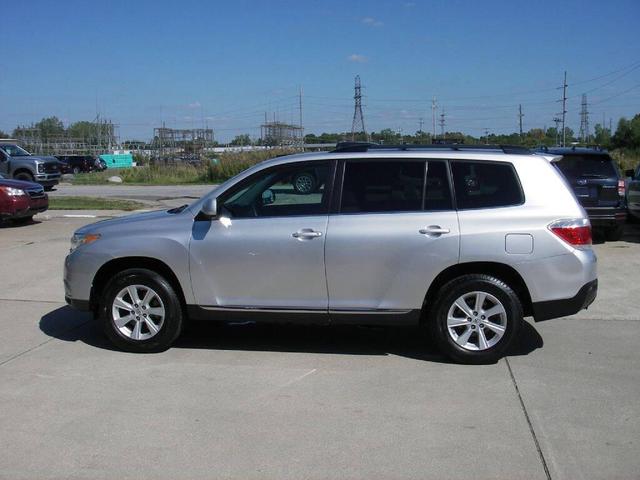 Photo of 2011 Silver Toyota Highlander