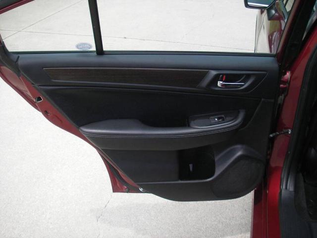 Photo of 2015 Venetian Red Pearl Subaru Legacy
