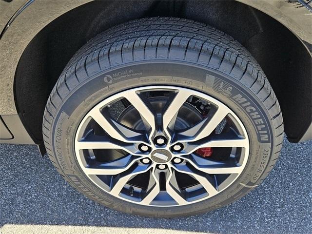 Photo of 2025 Stellar Black Metallic Cadillac XT5